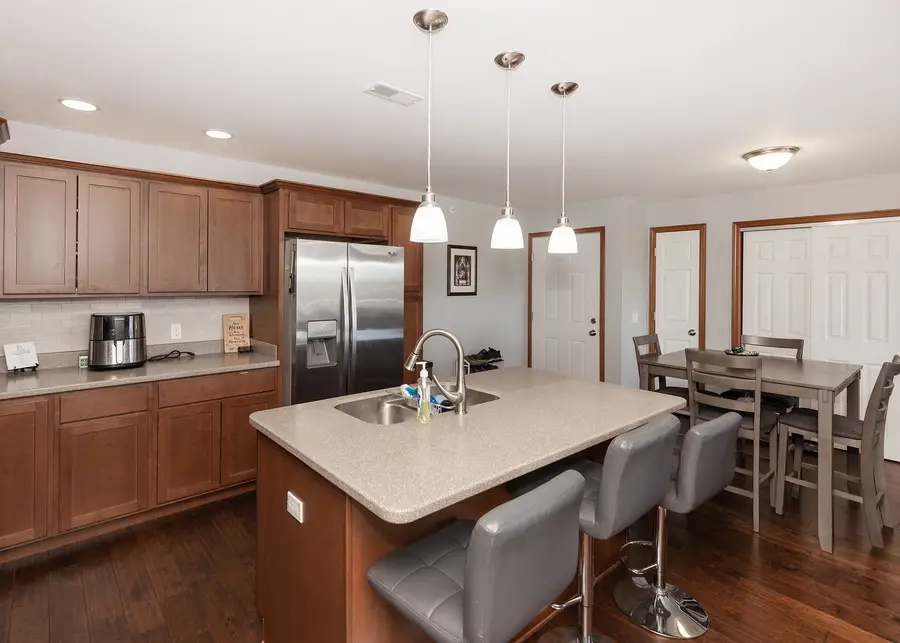 240 E Franklin Street #204, Eldridge, IA 52748 - #3