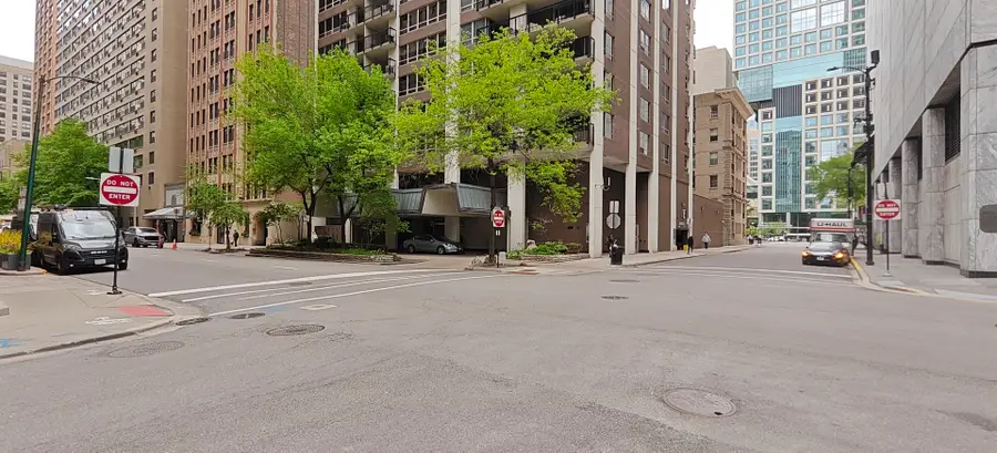 201 E Chestnut Street #17C, Chicago, IL 60611 - #2