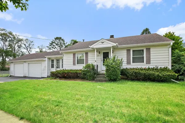 209 Beach Drive, Algonquin, IL 60102