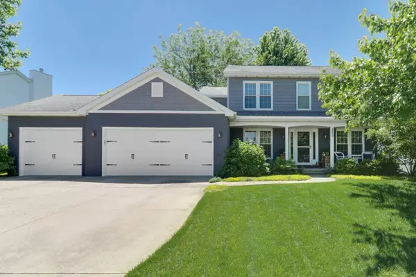 3203 Eagle Crest Road, Bloomington, IL 61704