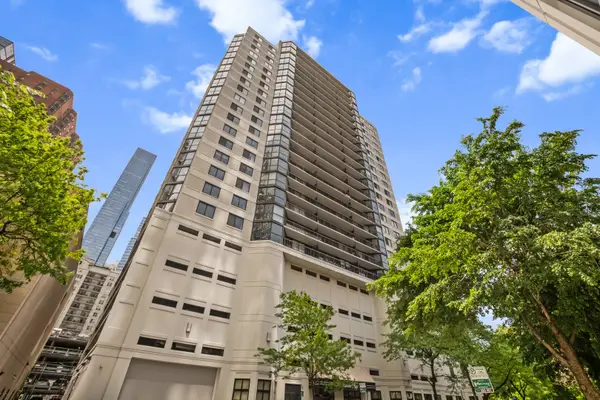 33 W Delaware Place #22J, Chicago, IL 60610