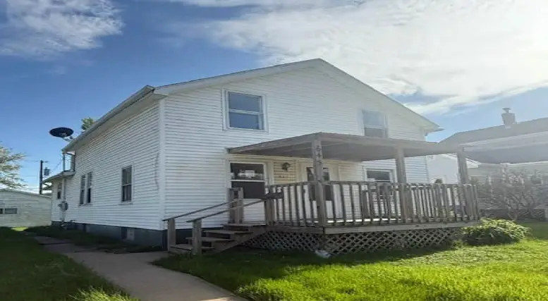 643 1st Avenue, Clinton, IA 52732 - #2