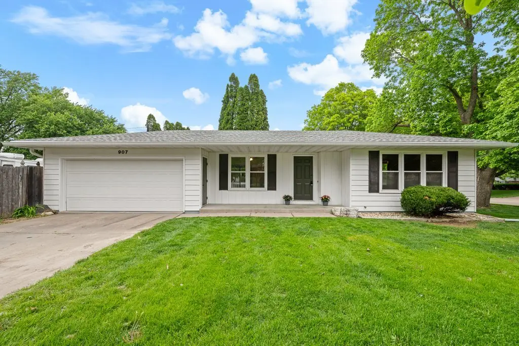 907 Colony Drive, Davenport, IA 52806 - #1