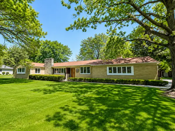 1334 Oakland Drive, Sycamore, IL 60178