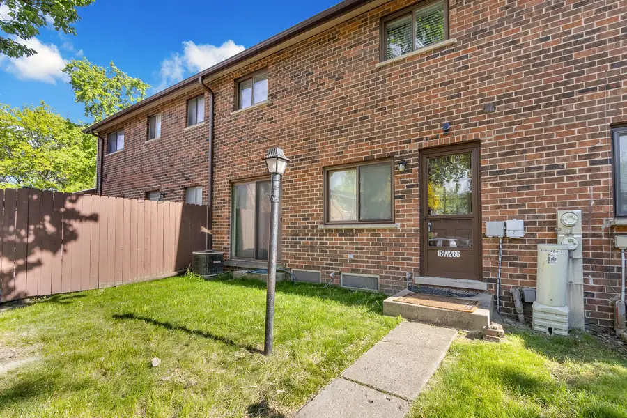 18w266 Knollwood Lane, Villa Park, IL 60181 - #3