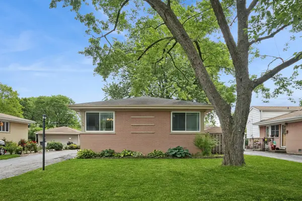 1159 S Mitchell Avenue, Arlington Heights, IL 60005