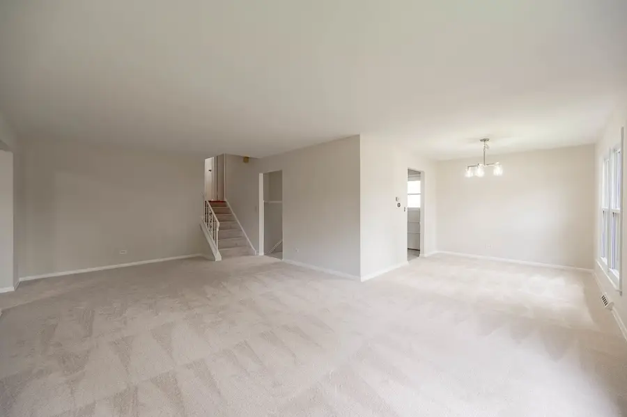 1722 W Pheasant Trail, Mount Prospect, IL 60056 - #3