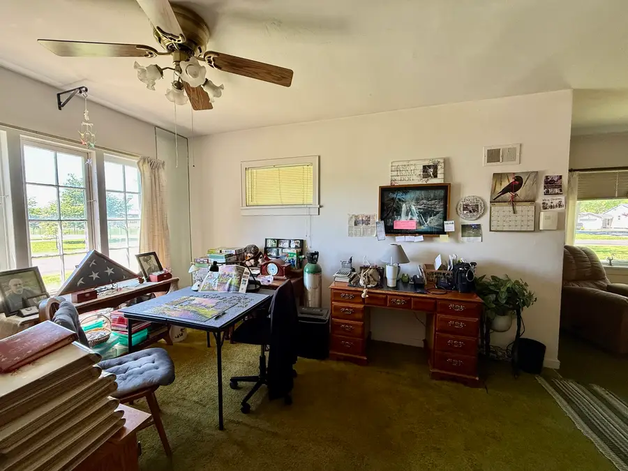 1006 N Sangamon Avenue, Gibson City, IL 60936 - #3