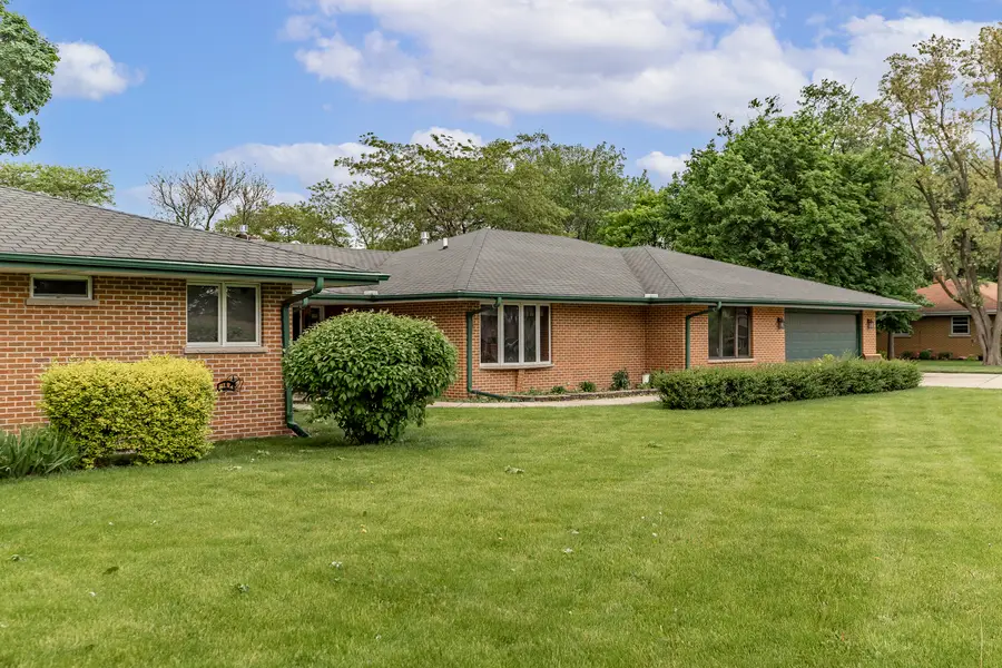 20560 Bensley Avenue, Lynwood, IL 60411 - #3