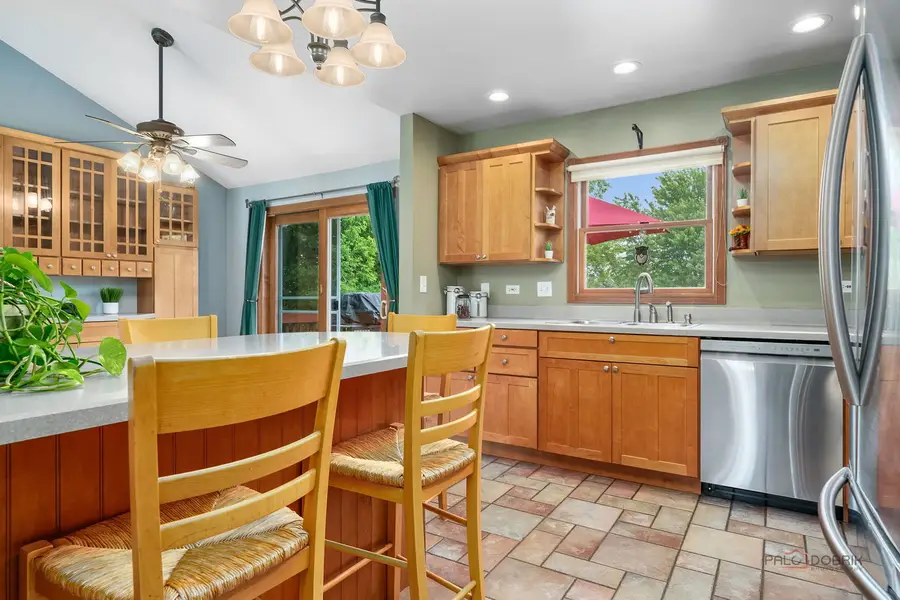 829 Colony Court, Lindenhurst, IL 60046 - #3