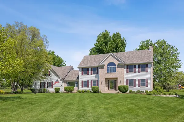 36W793 Red Gate Court, St. Charles, IL 60175