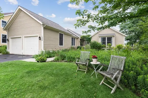1369 Calamus Lane, Grayslake, IL 60030