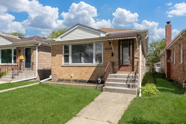4846 W Foster Avenue, Chicago, IL 60630