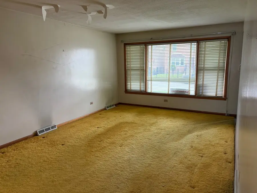 10031 S Forest Avenue, Chicago, IL 60628 - #2