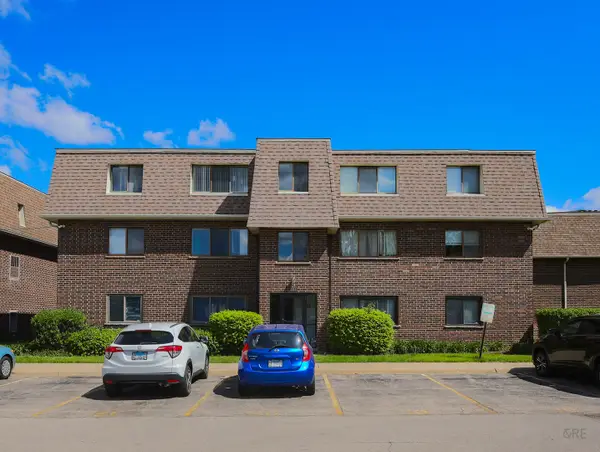 1412 Carol Court #1B, Palatine, IL 60074