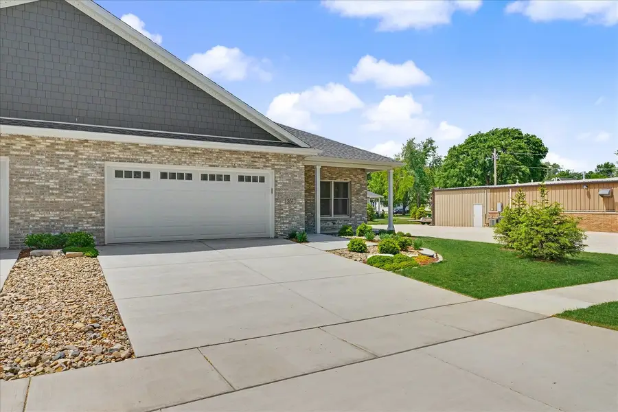 506 S 6th Street, Fairbury, IL 61739 - #3