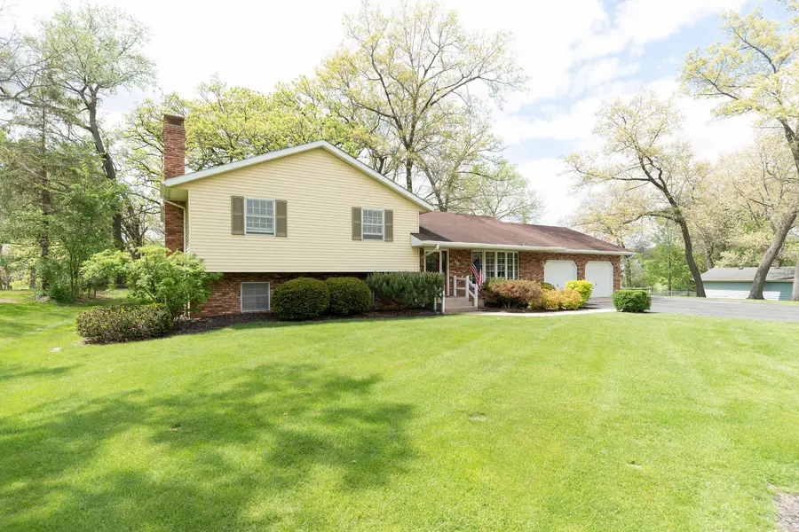 10594 Grover Oaks Road, Roscoe, IL 61073 - #3