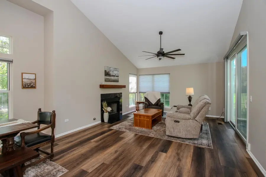 446 Cromwell Circle #1, Bartlett, IL 60103 - #3