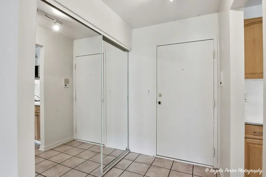 6 Villa Verde Drive #110, Buffalo Grove, IL 60089 - #3