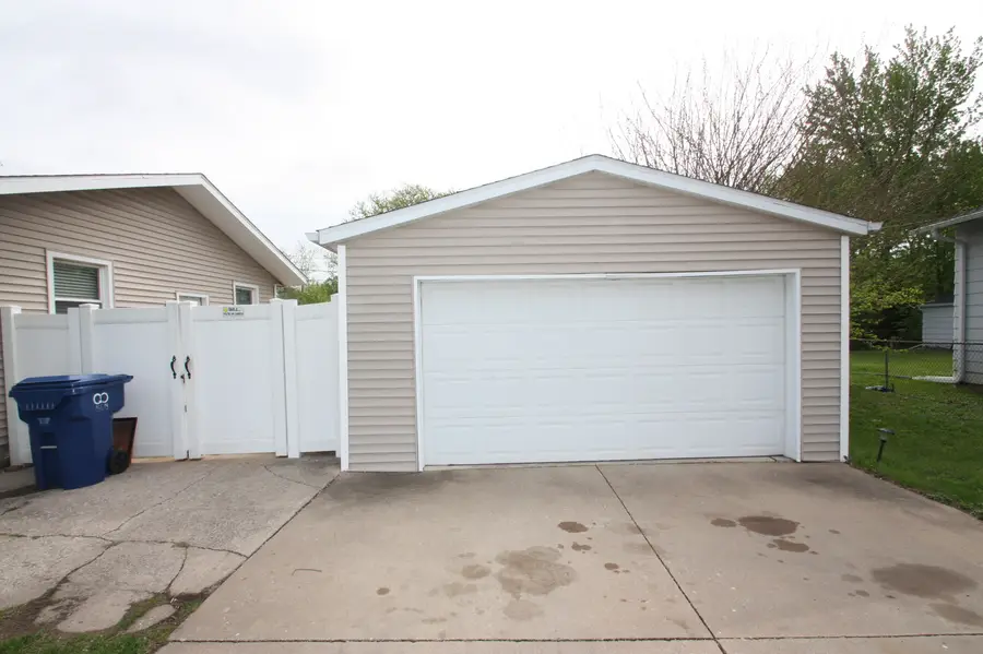 2607 Crestview Drive, Bettendorf, IA 52722 - #2