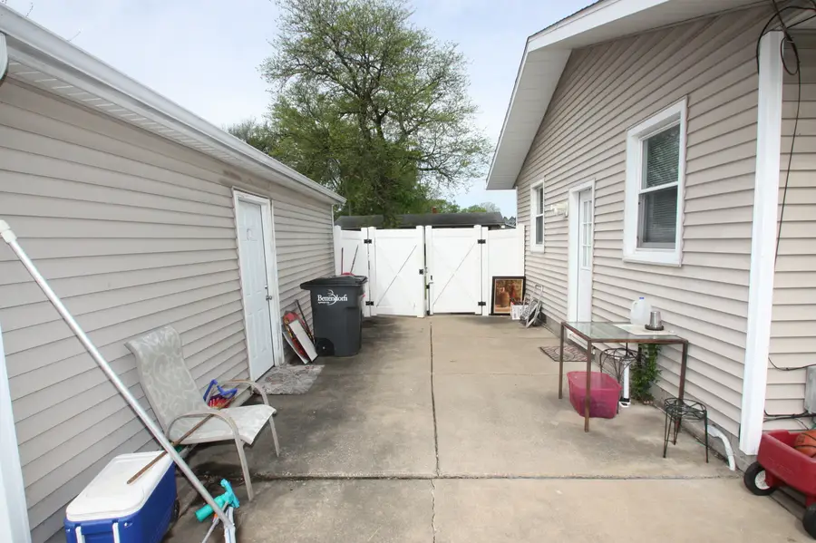 2607 Crestview Drive, Bettendorf, IA 52722 - #3