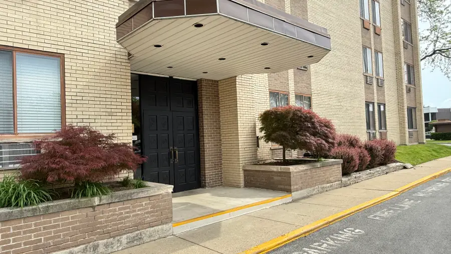 9745 S Karlov Avenue #304, Oak Lawn, IL 60453 - #2