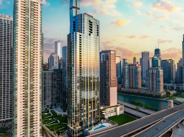 211 N Harbor Drive #2107, Chicago, IL 60601