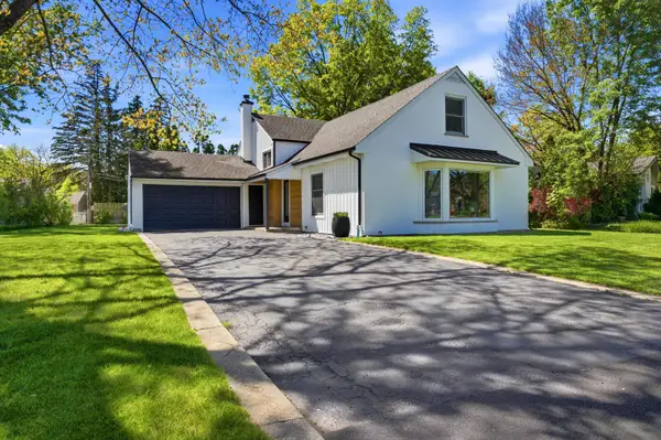 1917 E Cholo Lane, Mount Prospect, IL 60056