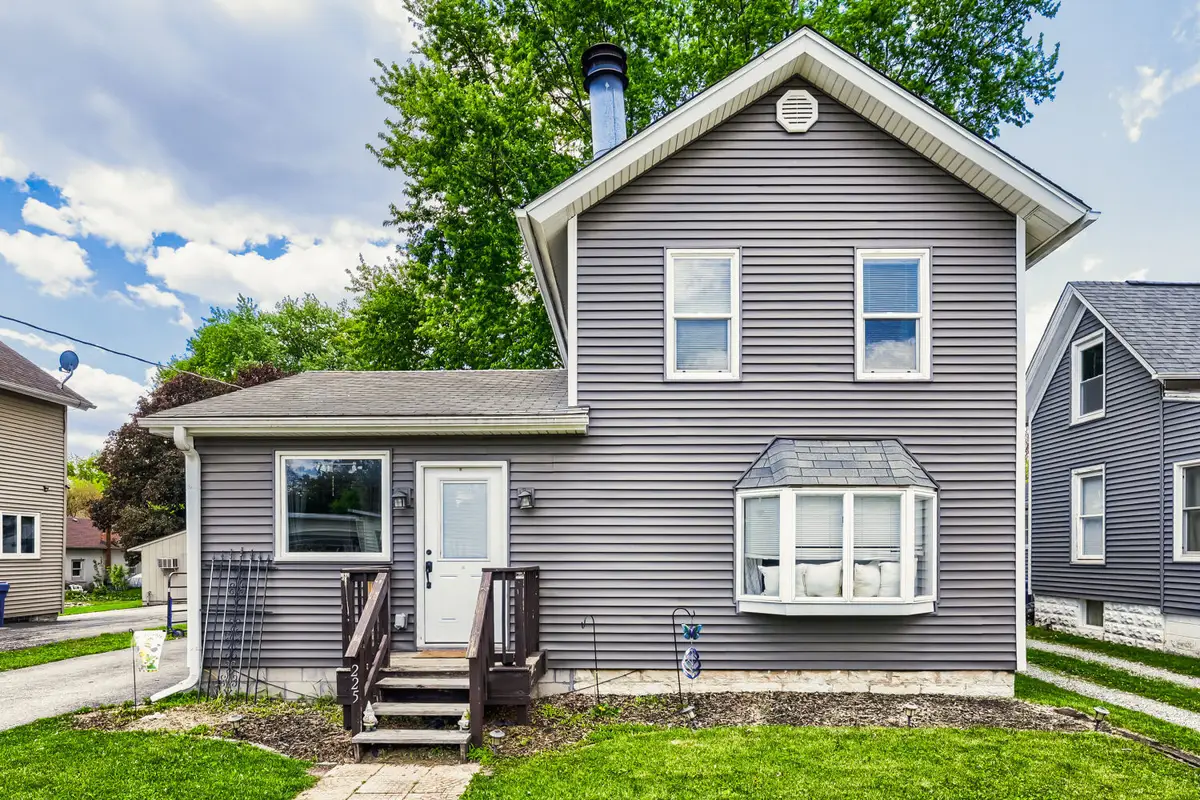 225 N May Street, Hinckley, IL 60520 - #1