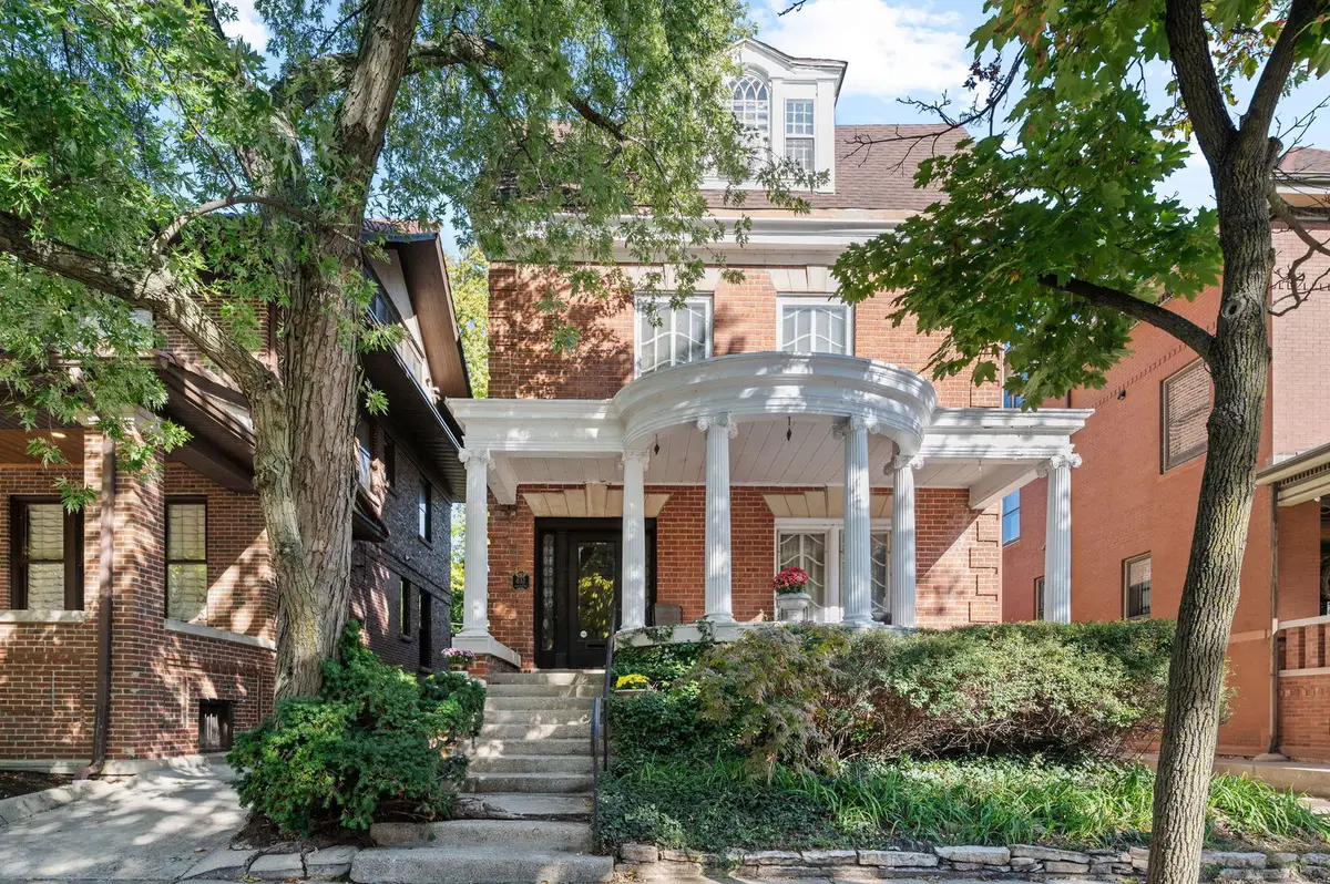 832 W Junior Terrace, Chicago, IL 60613 - #1
