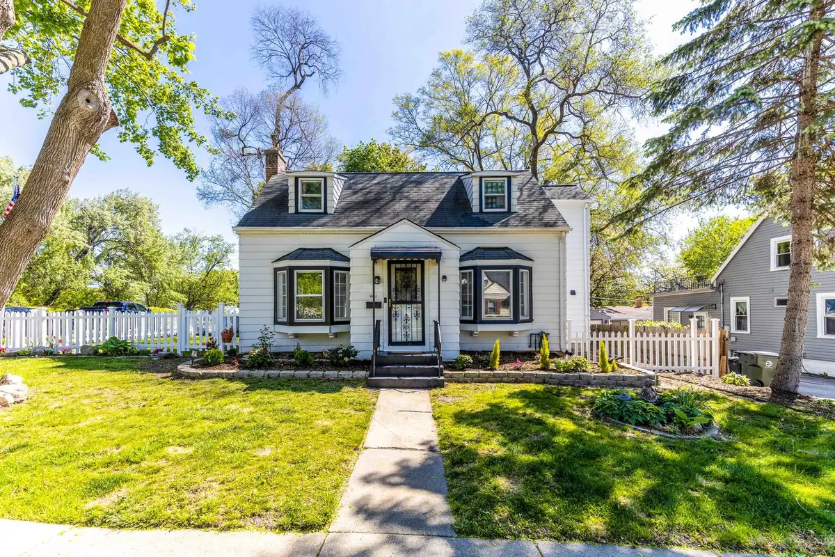 401 S Lake Terrace, Mundelein, IL 60060 - #1