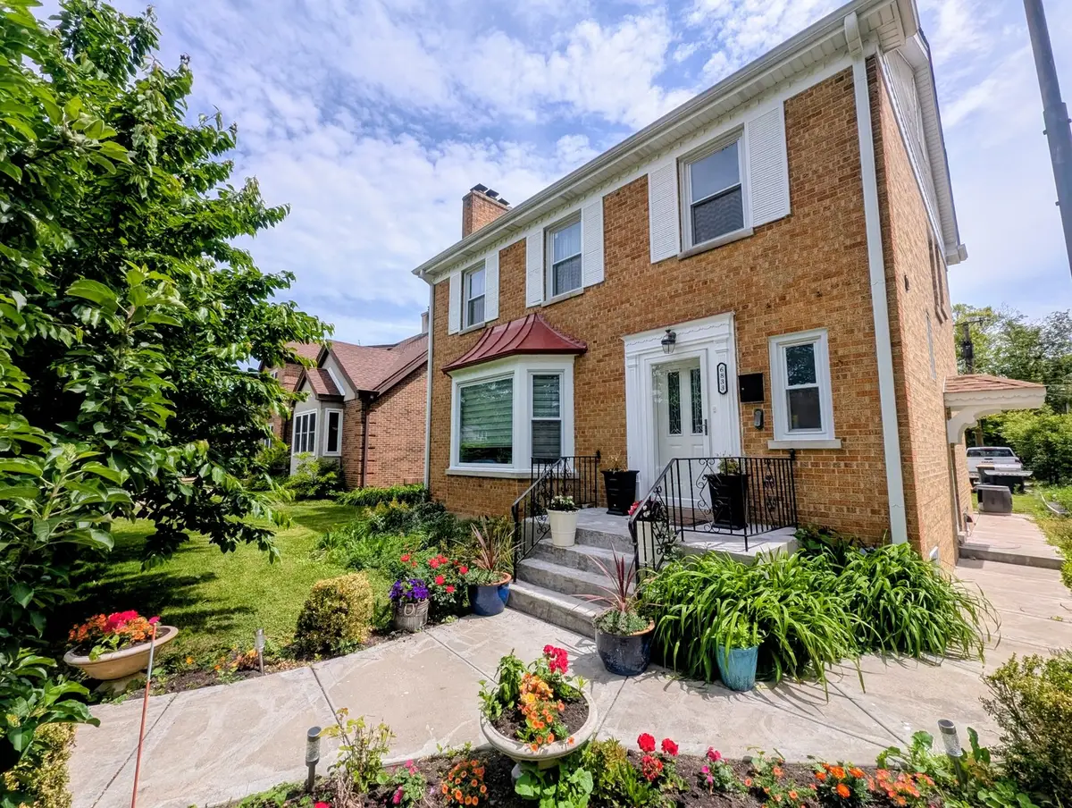 6833 N Lowell Avenue, Lincolnwood, IL 60712 - #1