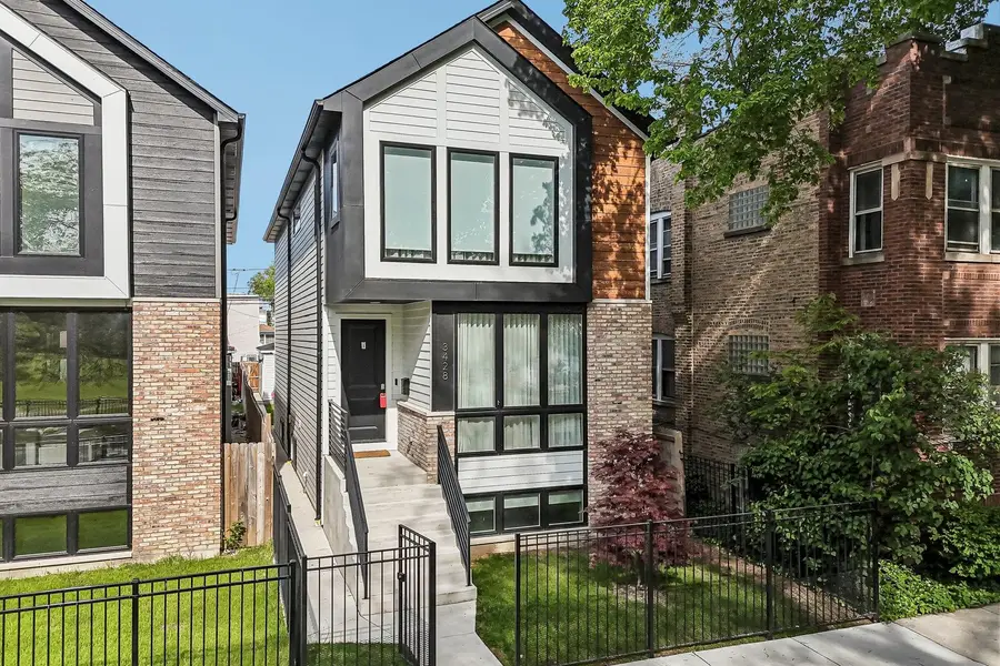 3428 N Kilbourn Avenue, Chicago, IL 60641 - #2