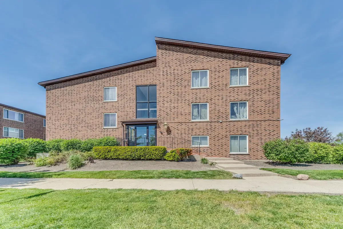 900 Perrie Drive #304, Elk Grove Village, IL 60007 - #1