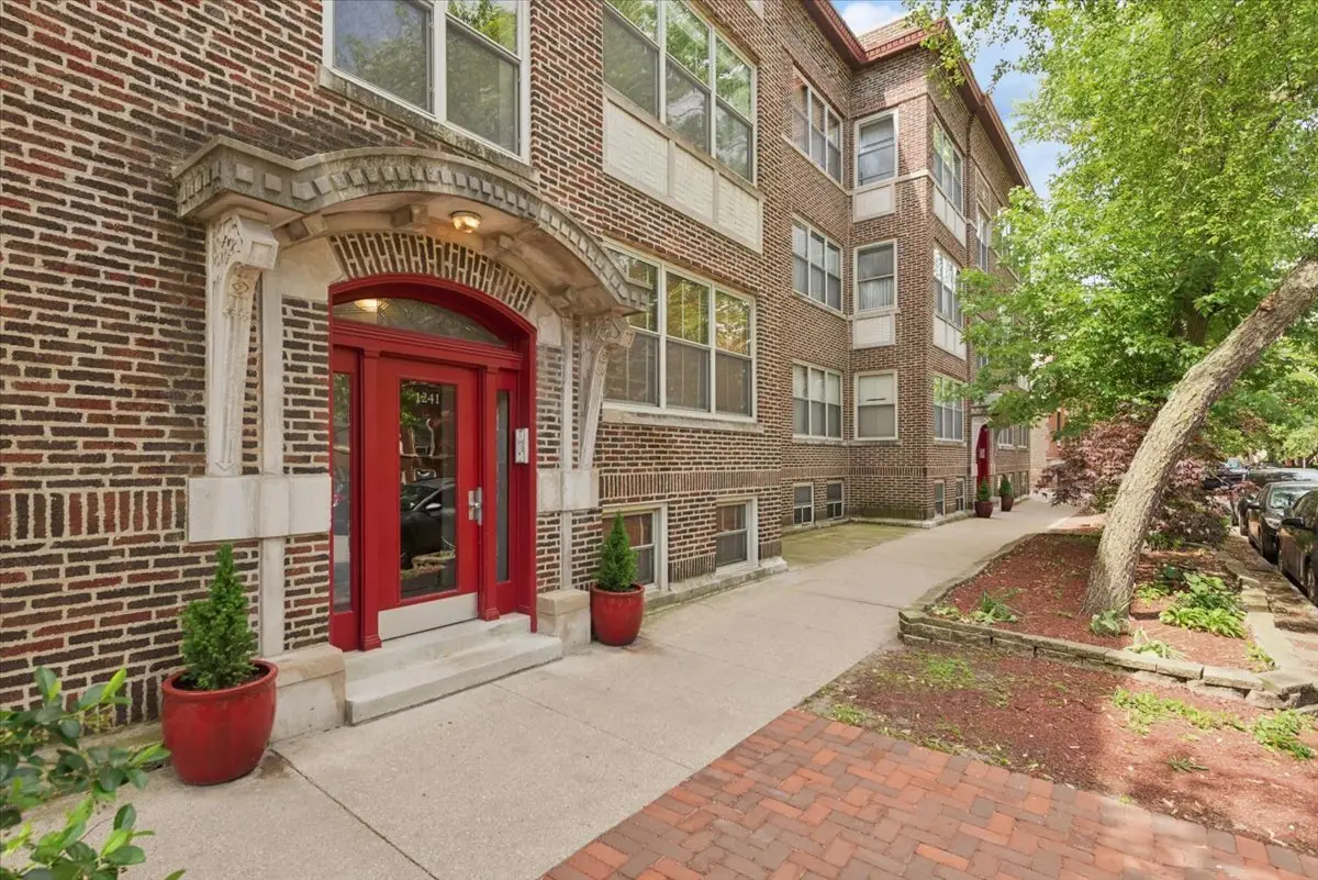 1241 W Rosemont Avenue #3W, Chicago, IL 60660 - #1