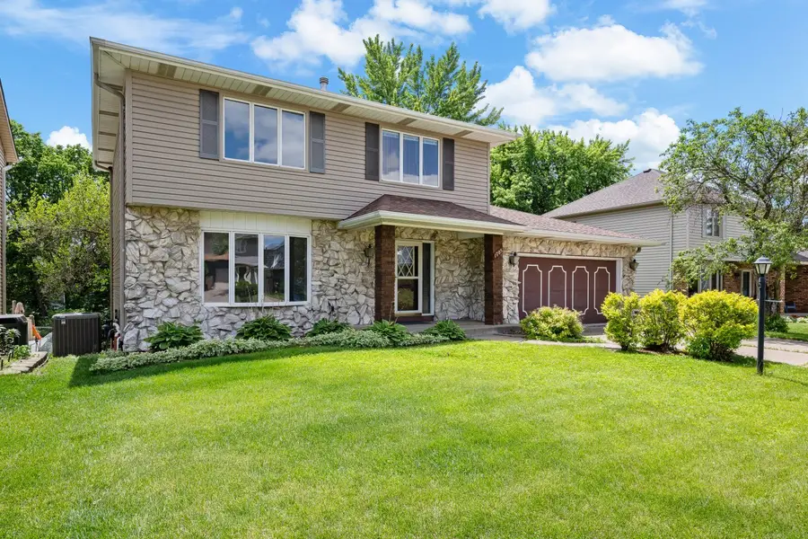 1705 Queens Drive, Bettendorf, IA 52722 - #2