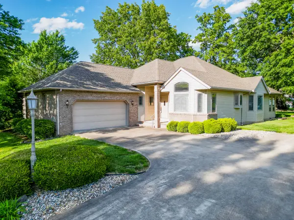 1204 W Dylan Lane, Carterville, IL 62918