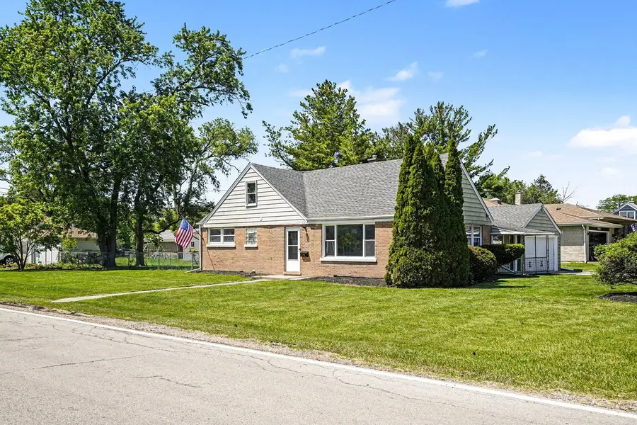 2300 Atlantic Avenue, Melrose Park, IL 60164 - #2