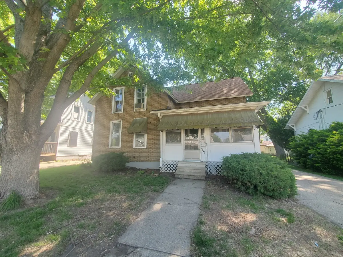 906 3rd Avenue, Sterling, IL 61081 - #1