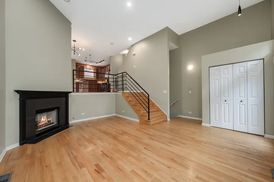 1811 N Rockwell Street #D, Chicago, IL 60647 - #3