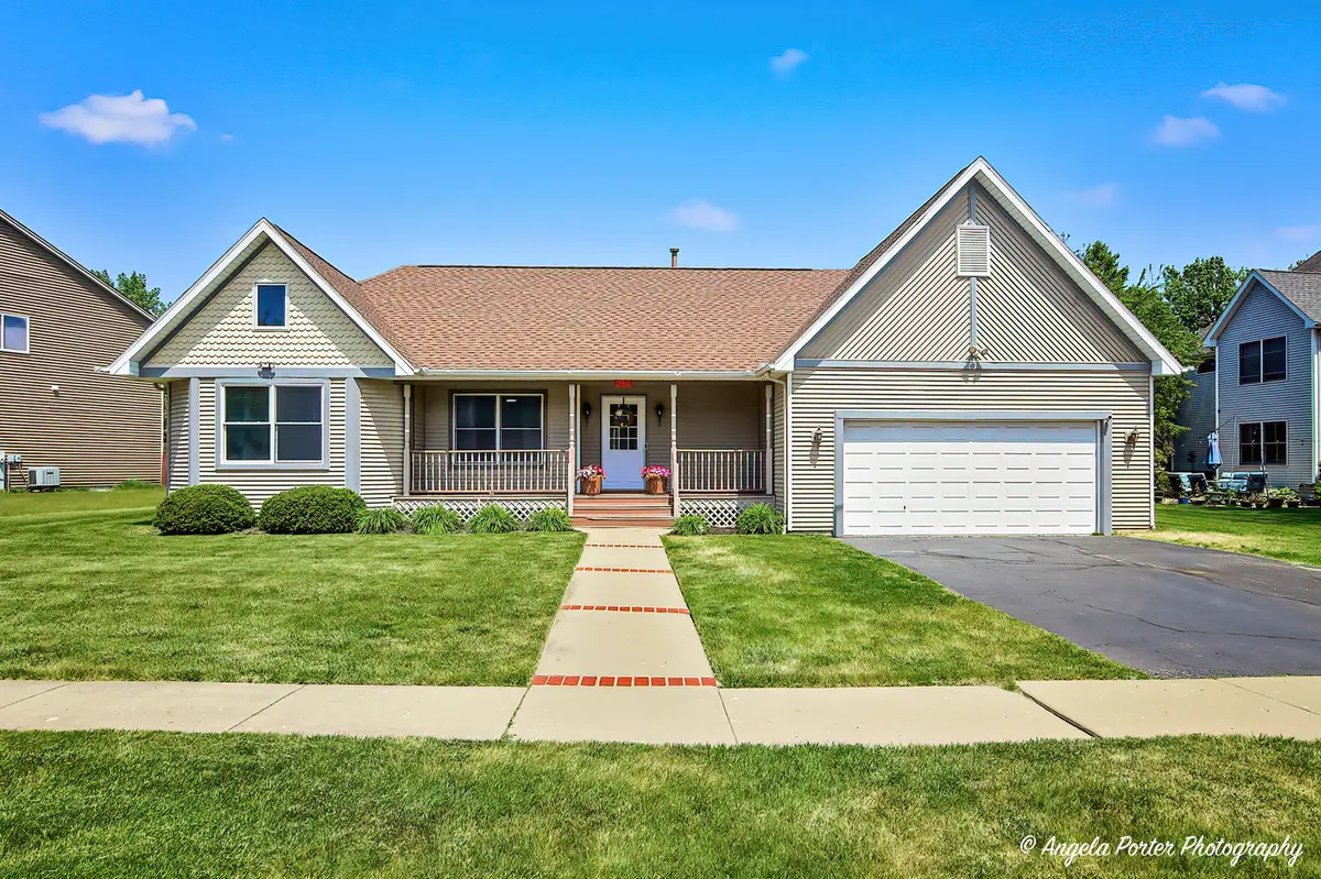 230 Redwing Drive, Woodstock, IL 60098 - #1