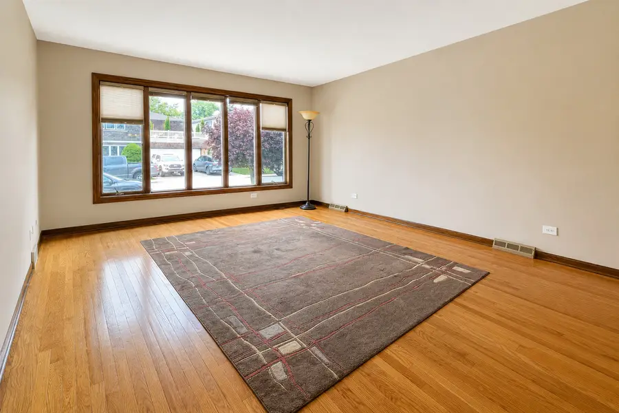 8414 W Brodman Avenue, Chicago, IL 60656 - #3