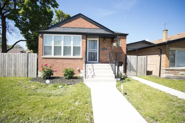 2252 W 71st Street, Chicago, IL 60636
