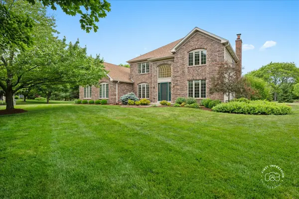 202 Windsor Circle, St. Charles, IL 60175
