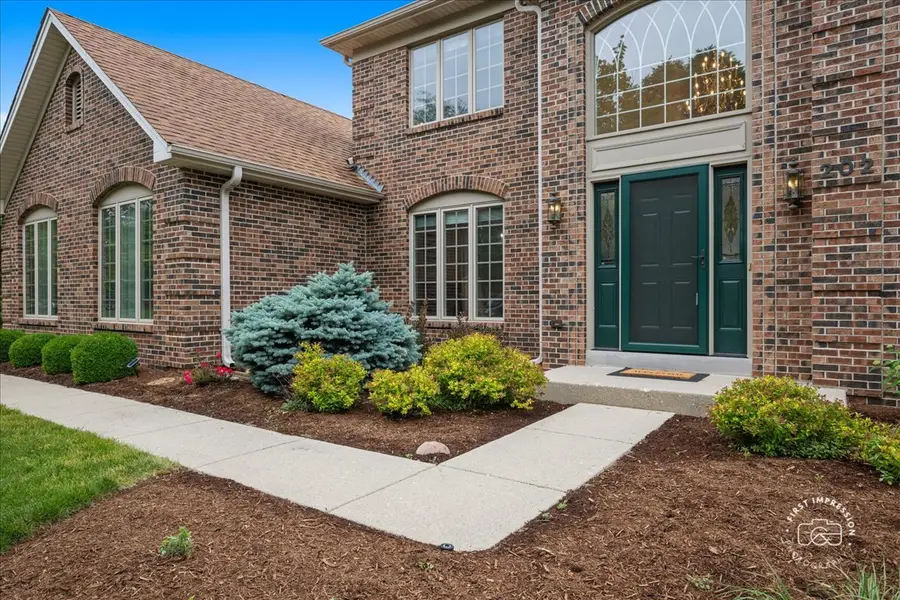 202 Windsor Circle, Saint Charles, IL 60175 - #2