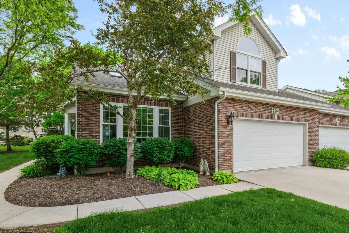 794 Pheasant Trail, Saint Charles, IL 60174 - #1