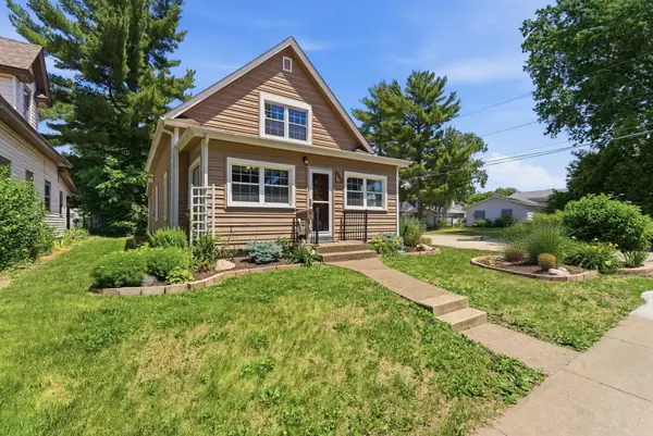 940 Jones Street, Bettendorf, IA 52722