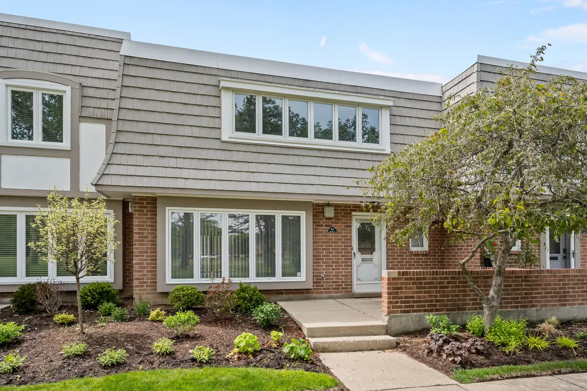 628 Calais Circle, Highland Park, IL 60035 - #1