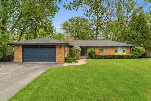 1725 Sunset Ridge Road, Glenview, IL 60025