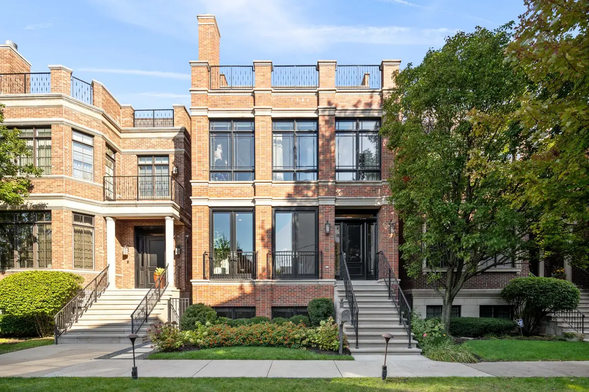 1634 W Surf Street, Chicago, IL 60657 - #1